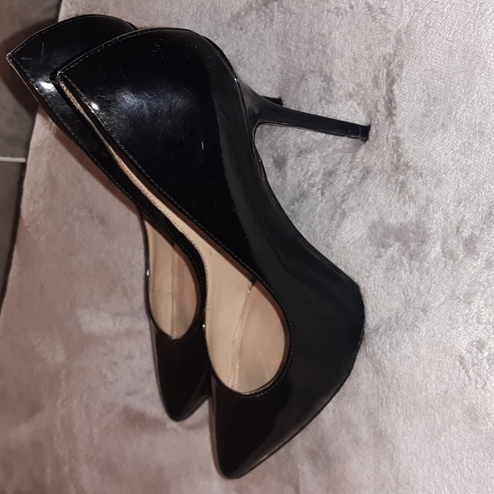 patent black heels size 6